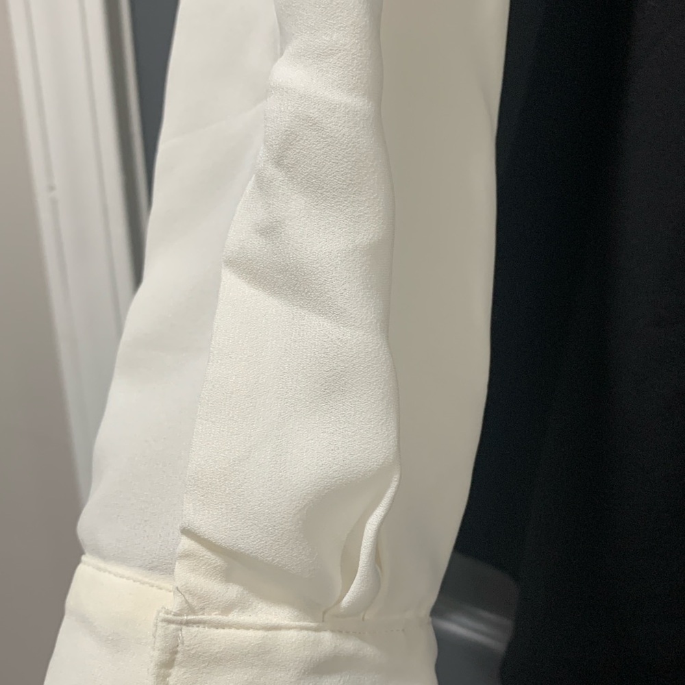 Black and Cream Blouse - Picture 5 of 6